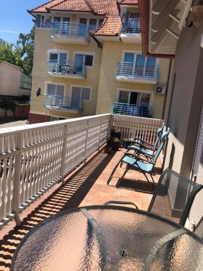Huerkecz Apartmanhaz Heviz Exterior photo