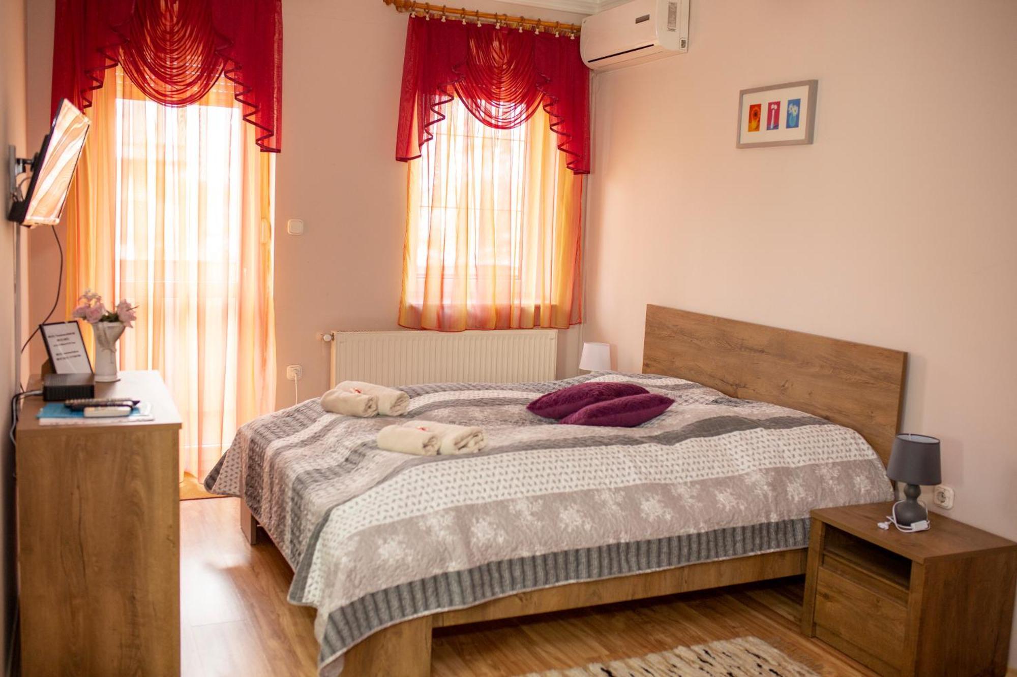 Huerkecz Apartmanhaz Heviz Exterior photo