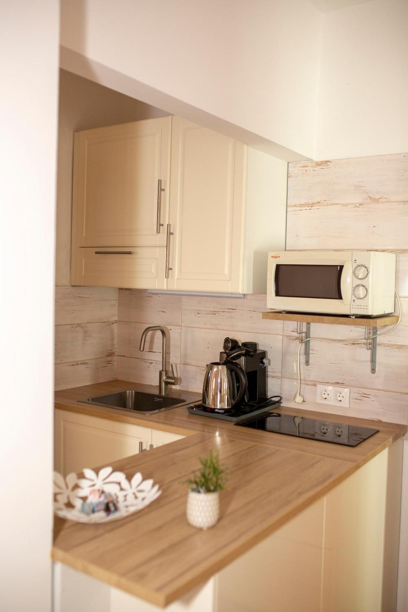 Huerkecz Apartmanhaz Heviz Exterior photo