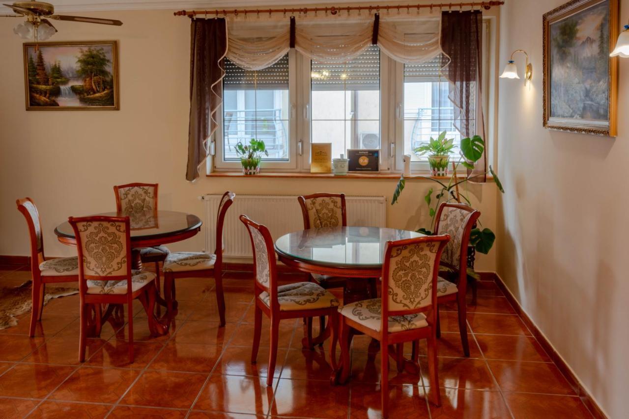 Huerkecz Apartmanhaz Heviz Exterior photo
