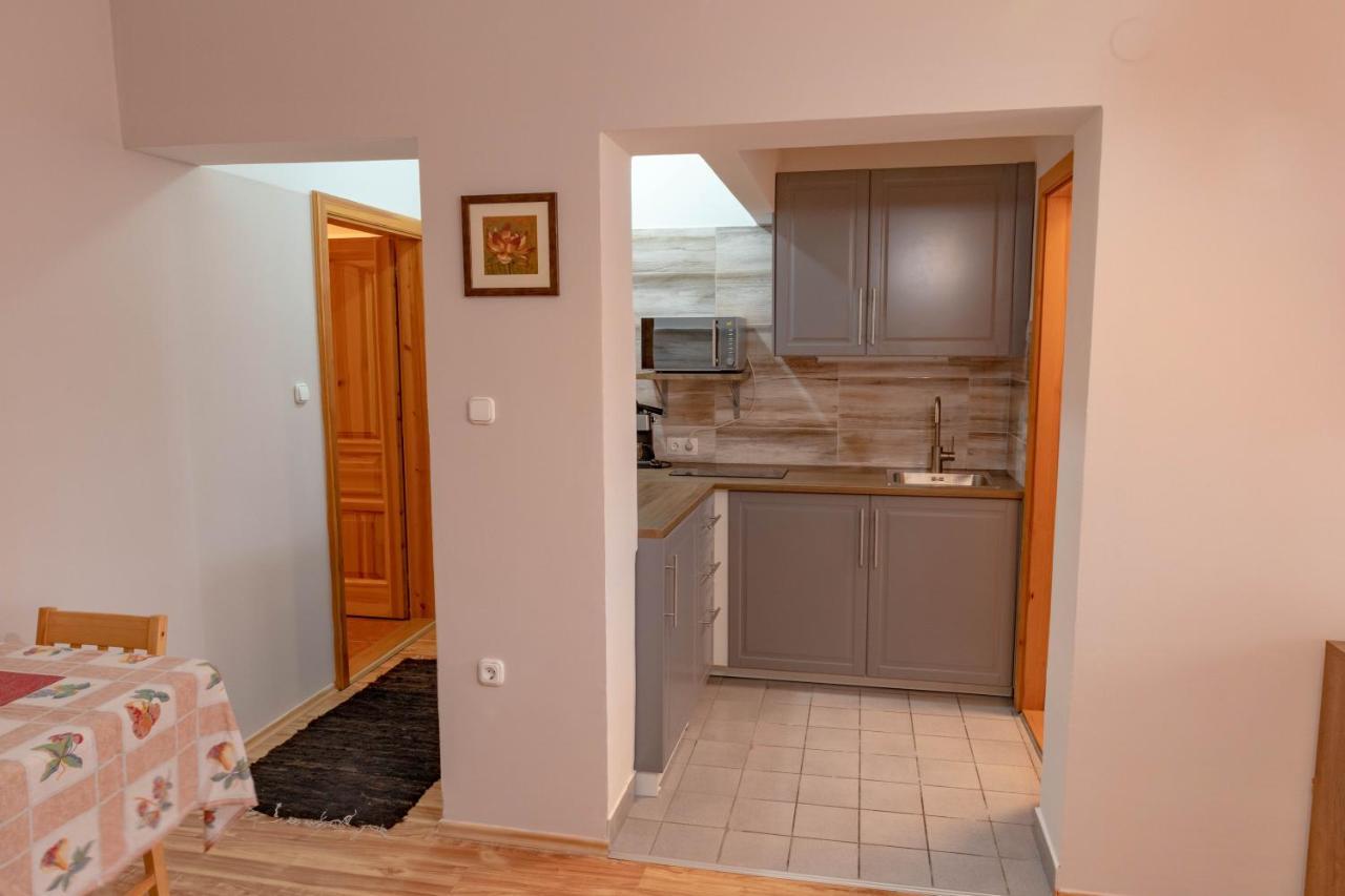 Huerkecz Apartmanhaz Heviz Exterior photo