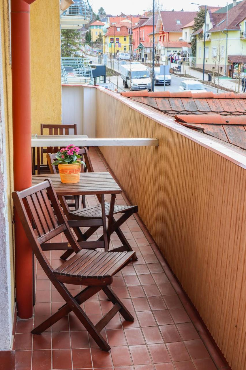 Huerkecz Apartmanhaz Heviz Exterior photo